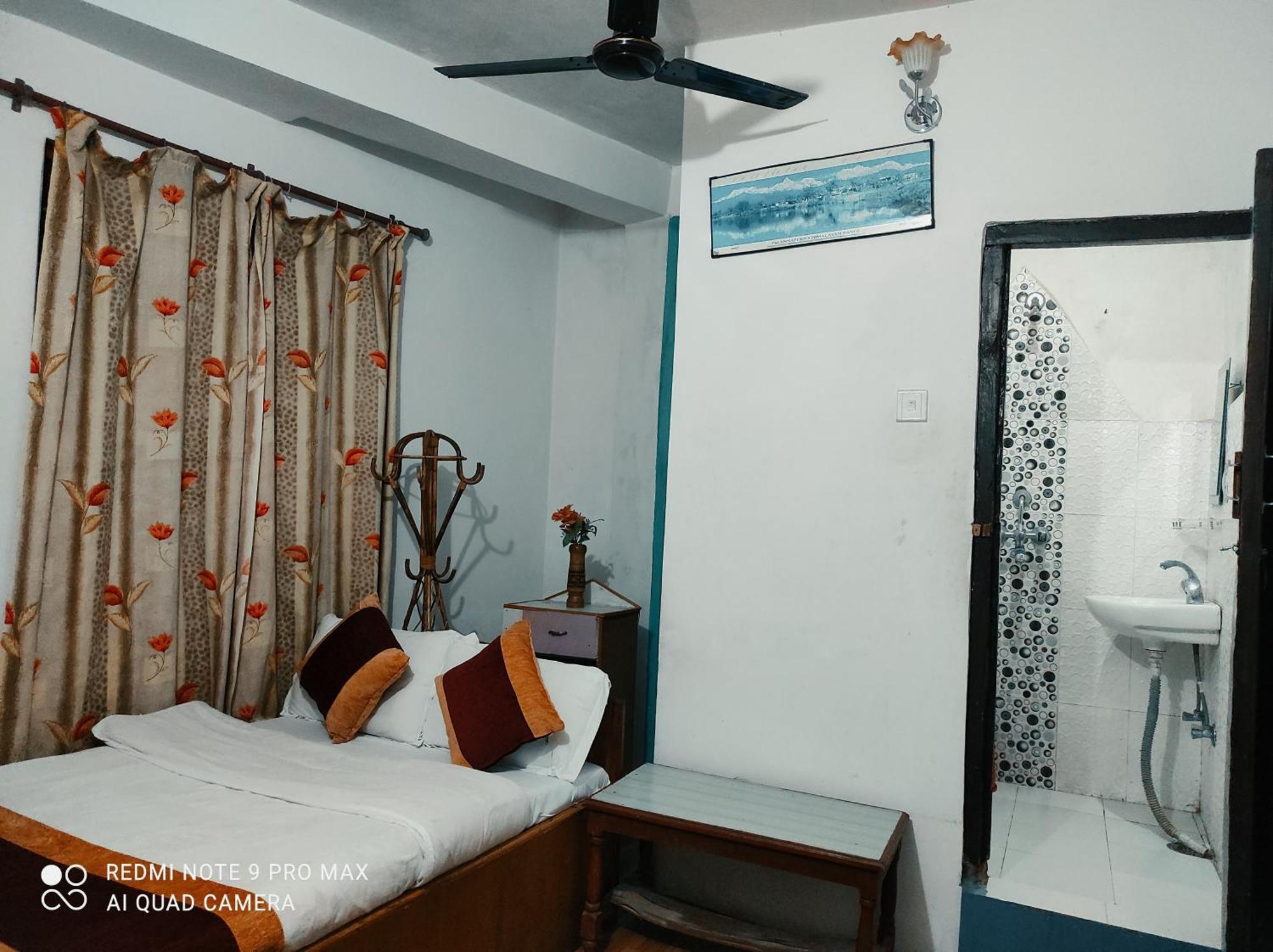 Lake View Lodge Sarangkot Pokhara Room photo