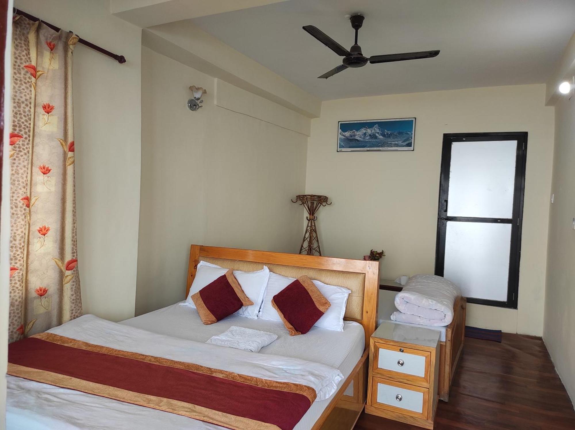 Lake View Lodge Sarangkot Pokhara Room photo